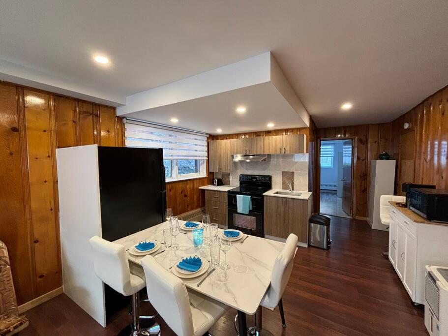 Cozy Spacious Work Friendly Lotus With Garden View High Speed Free Wi Fi And Parking Adjacent To Downtown Montreal Zewnętrze zdjęcie