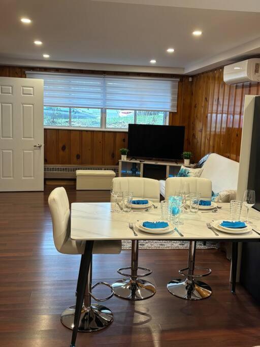 Cozy Spacious Work Friendly Lotus With Garden View High Speed Free Wi Fi And Parking Adjacent To Downtown Montreal Zewnętrze zdjęcie